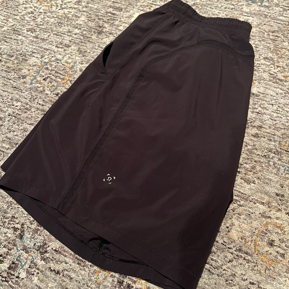 Men’s Lululemon Pace Breaker Lined Shorts